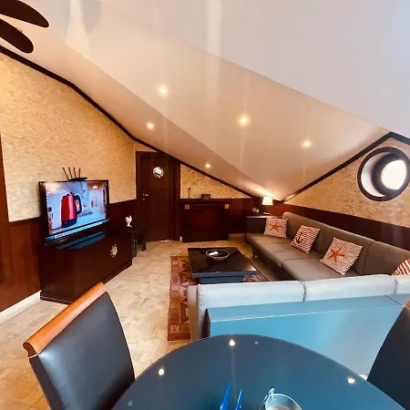 Apartment Retro, Two Bedroom And Livingroom On Main Street *