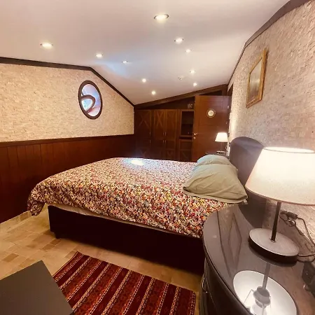 Apartment Retro, Two Bedroom And Livingroom On Main Street