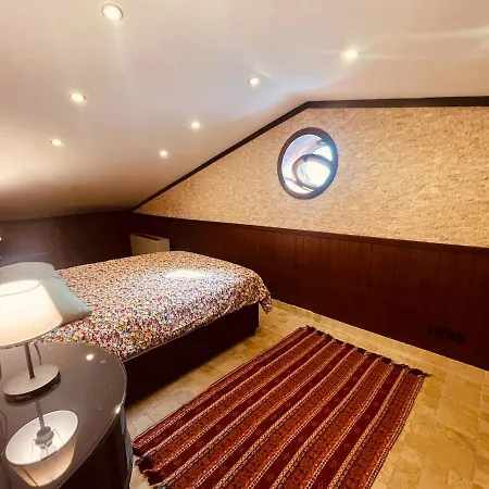 Apartment Retro, Two Bedroom And Livingroom On Main Street *