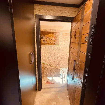 Retro, Two Bedroom And Livingroom On Main Street * Cekme